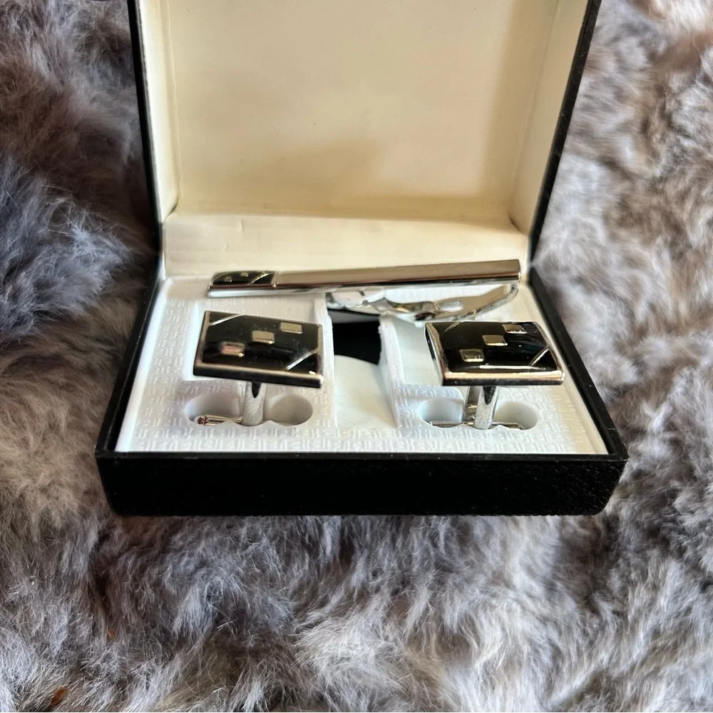 Gentleman black enamel silver plated cuff links tie bar boxed set